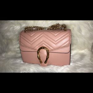 Shop our “Pink” handbag 💗